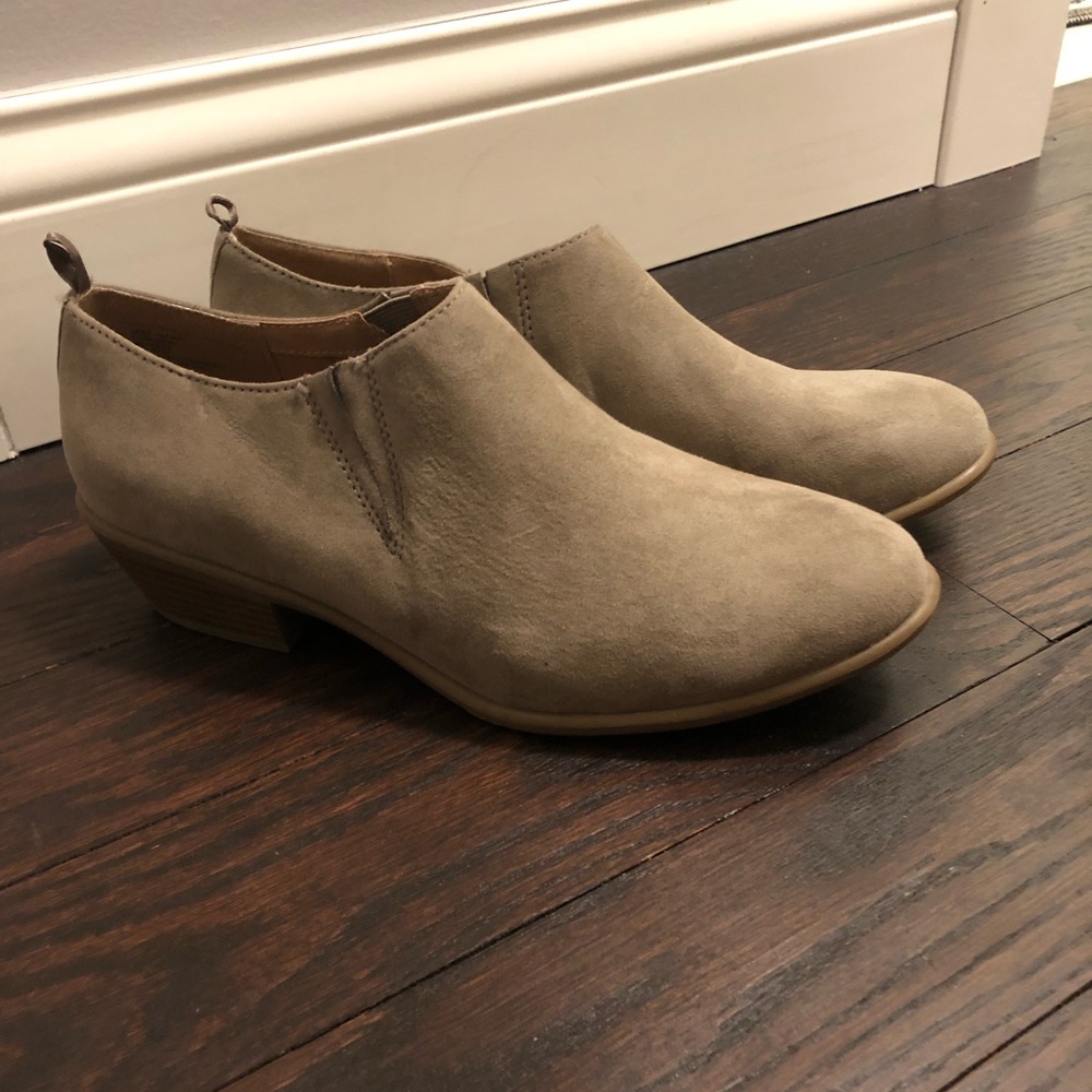 Gap booties